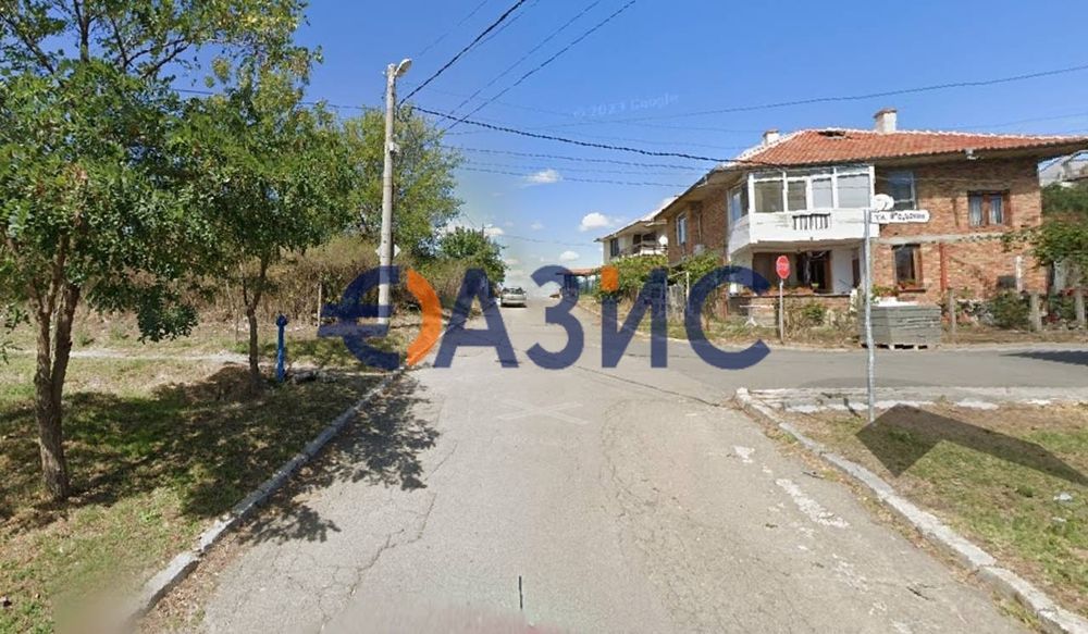 парцел УПИ в Тънково 743 кв. м, височина на застрояване 10 м.