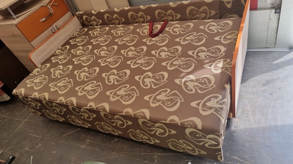 Vand canapele noi la pret de producator