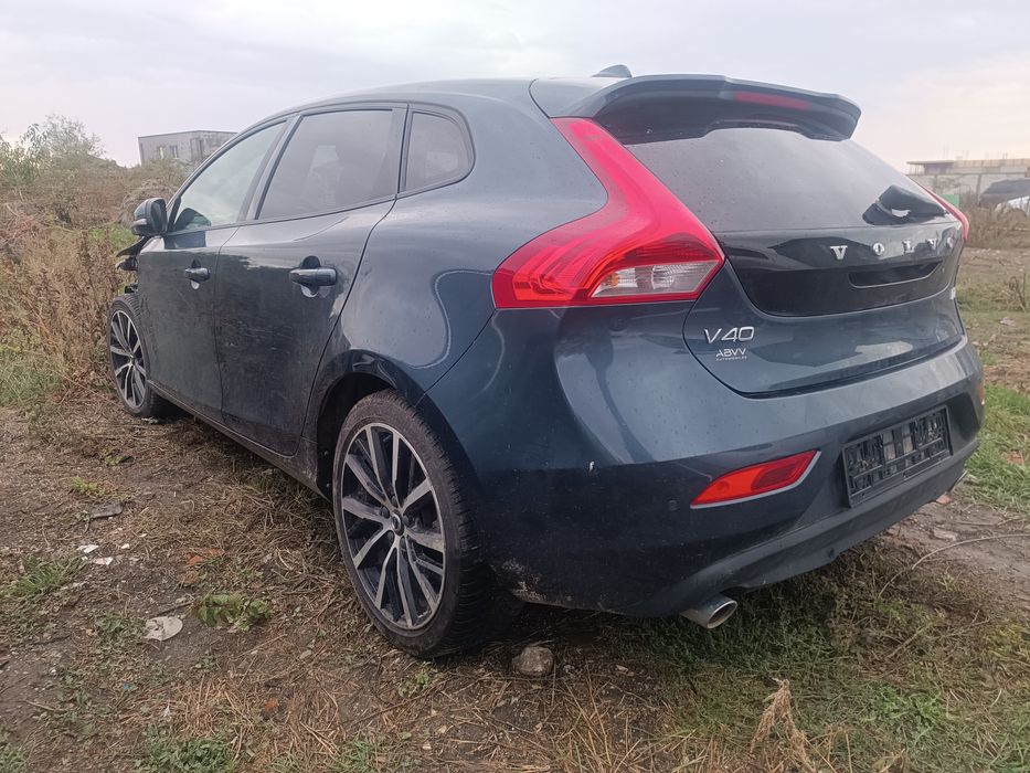 Volvo V40 2016 avariat
