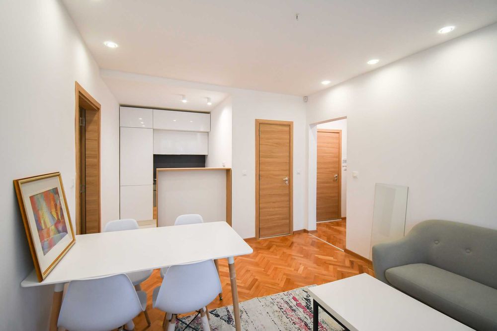 Дава се под наем Тристаен апартамент в София, Оборище - 76 кв.м за 800 € - Снимка #2