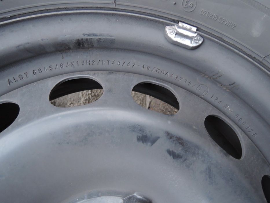 Roti jante cu anvelope Bridgestone de iarna 215/60R16