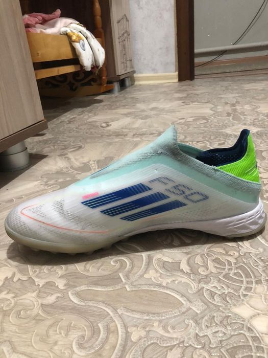 Сороконожки адидаса f50
