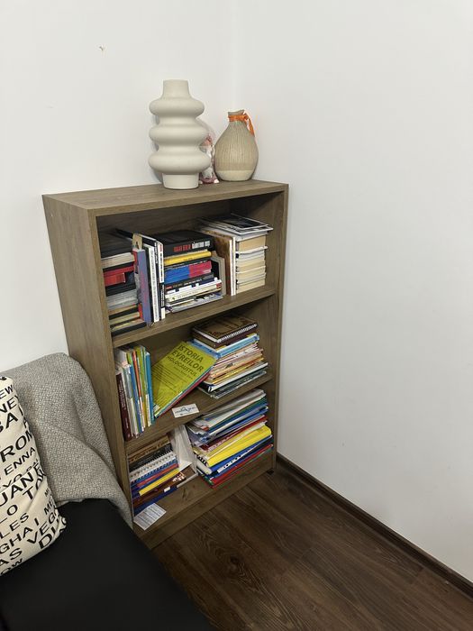 Vand mobila biblioteca canapea plus rafturi biblioteca