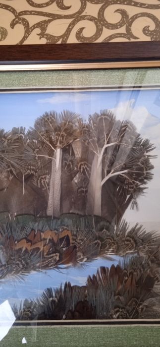Картина из перьев.