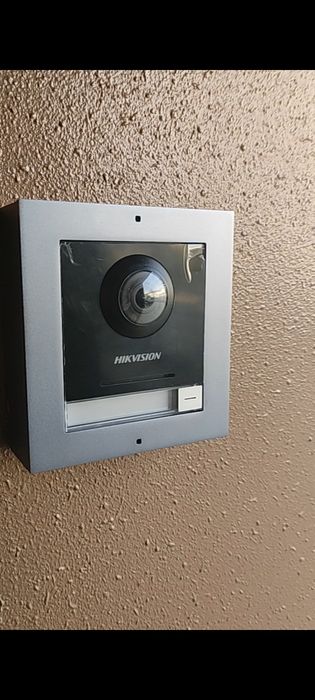 IP Видеодомофон HIKVISION DS-KIS602  + э.магнитные замок 3 ключ