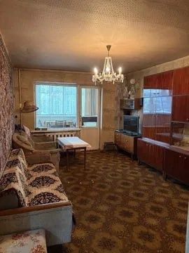 Срочно Продаётся Мирабад Авиагородок 3/4/4 ремонта нет  локации топ !