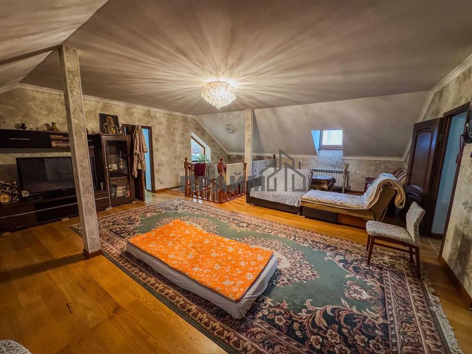 ПРОДАМ 5 ком. дом Центр (Артем ПРАЙМ)