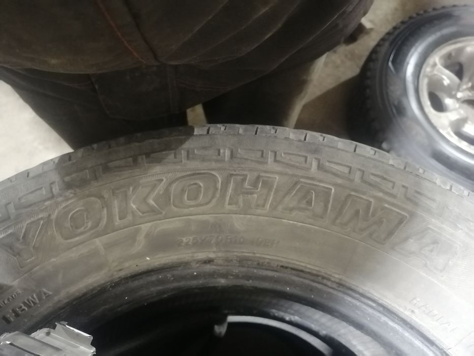 Шины с RX-300 продам размер 16