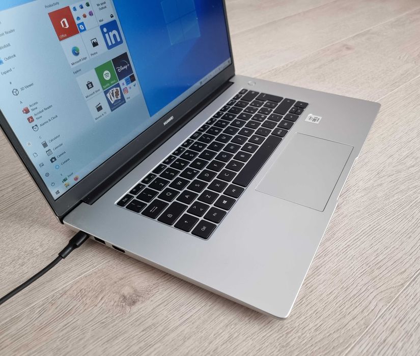 Laptop Huawei Matebook D15 Full HD, i5-10210U, 8 GB DDR4, SSD 512 GB