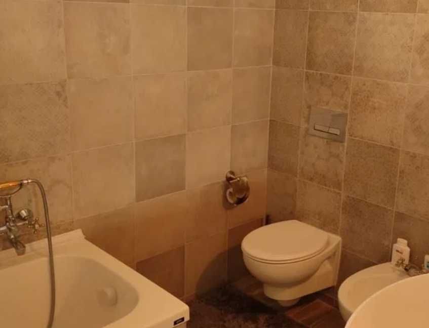 Дава се под наем Тристаен апартамент в Пловдив, Център - 80 кв.м за 249.9 € - Снимка #1