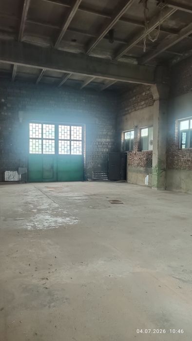 Территория базы, с офисом , теплым боксом