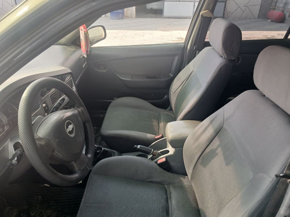 Nexia 2 , yili 2011, motor 1,6, 300 ming yurgan, kraska 15-20 % ,