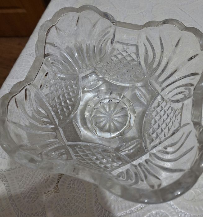 Фруктовая ваза из хрусталя.