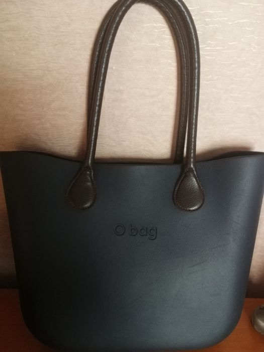 Тъмно синя чанта