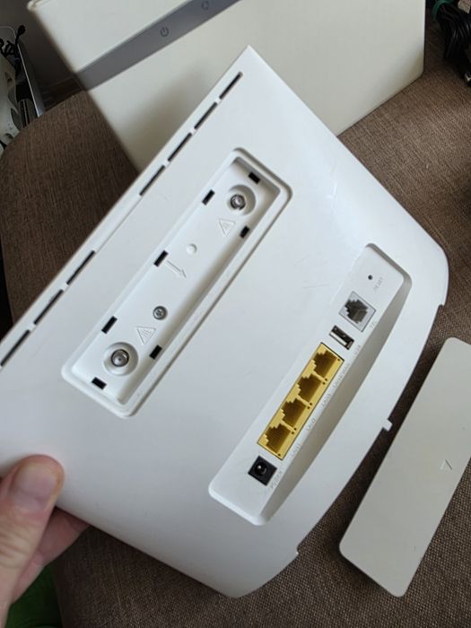 Router Huawei B525 LTE 4G Wi Fi Sim Card Digi-liber de retea