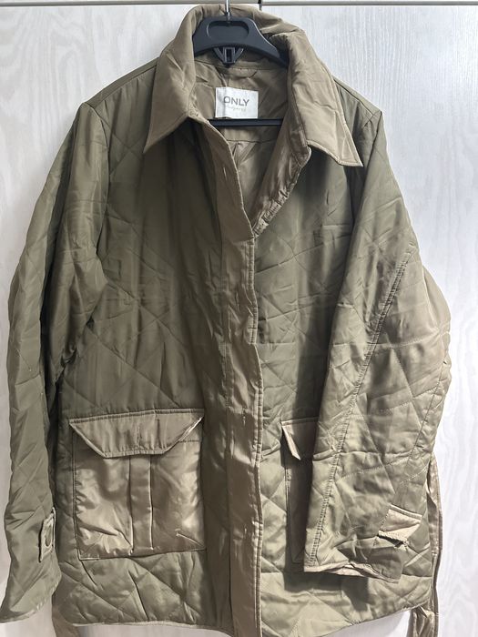 Продам женскую куртку