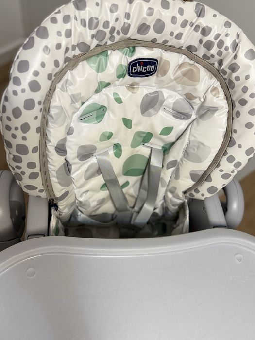 Scaun de masa Chicco, potrivit de la 0 luni pana la 3 ani