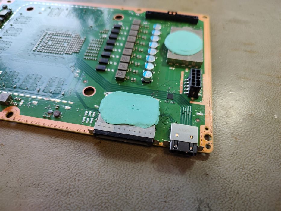 Reparații Console PS5, PS4, Xbox, Nintendo și Manete. Reparatii rapide