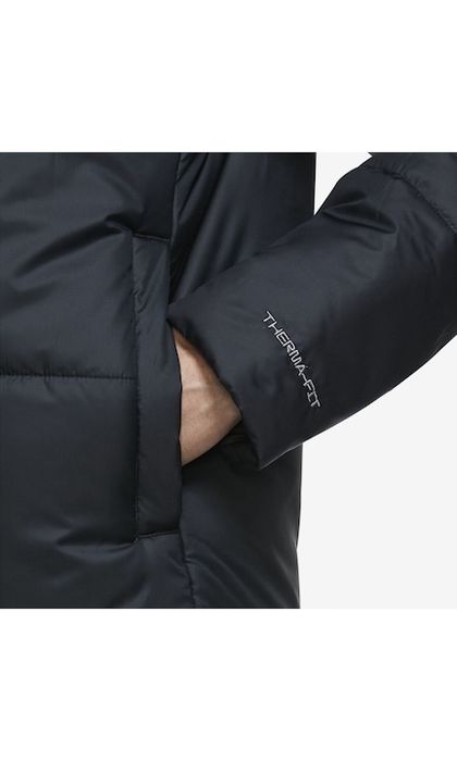 Оригинално яке на Nike