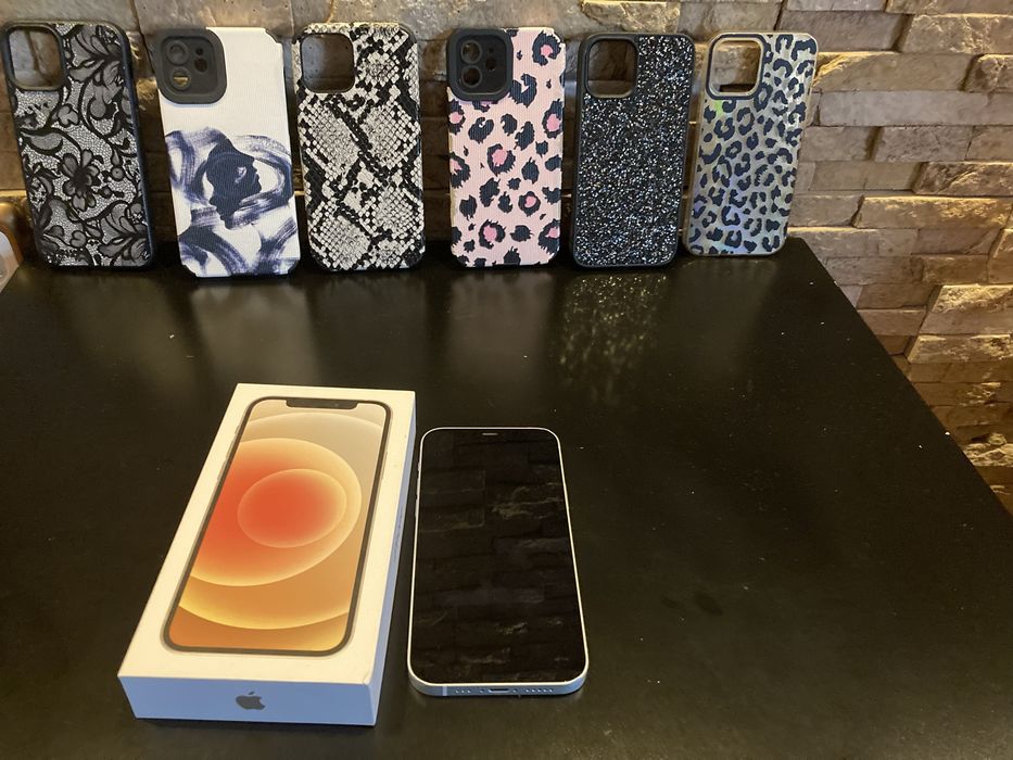 Продавам Iphone 12  white