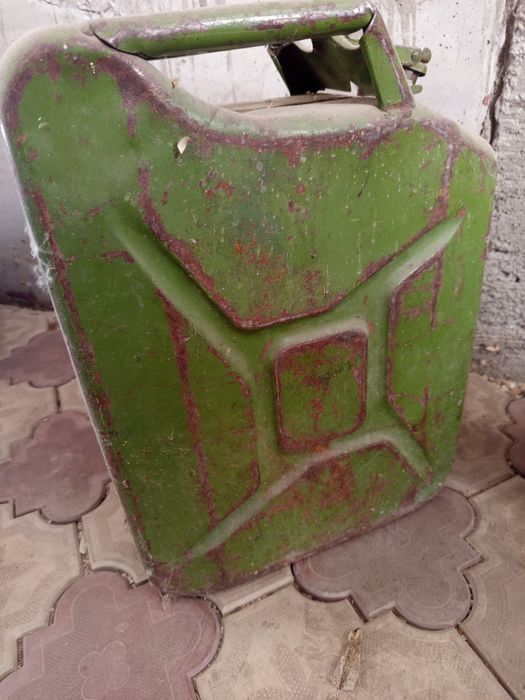 Канистры железные