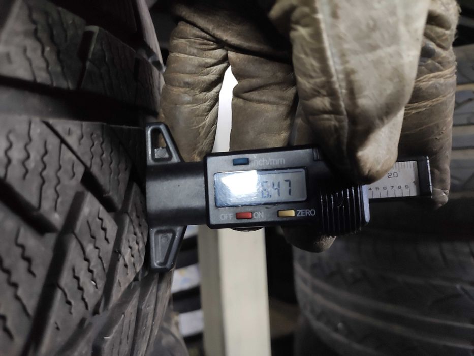 4бр Зимни гуми 235 60 16 - Continental