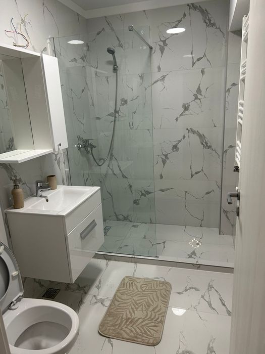 Închiriez garsonieră in complexul 81Residence ,decomandată langa metrou Berceni (M2)