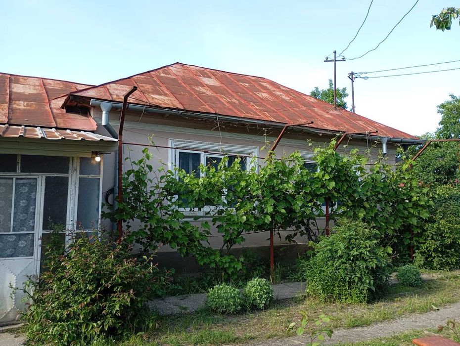 Vand Casa + Teren Intravilan 1063 mp în Brebeni la 10 min de Slatina, la asfalt