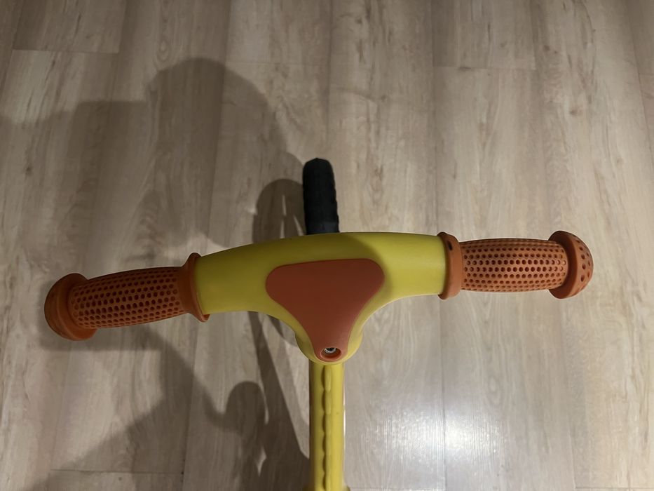 Продам беговел