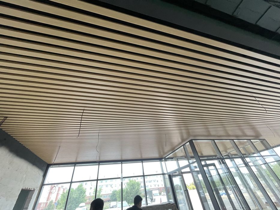 Реечный кубообразный потолок