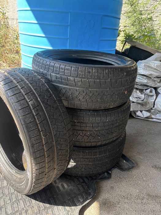 Зимние шины  r20