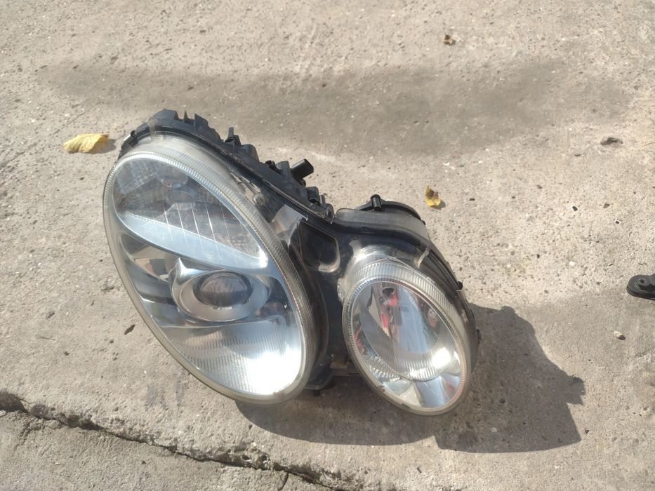 Продавам фарове за mercedes w211 авангард