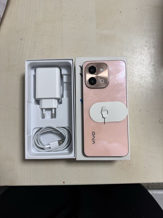 смартфон Vivo Y28