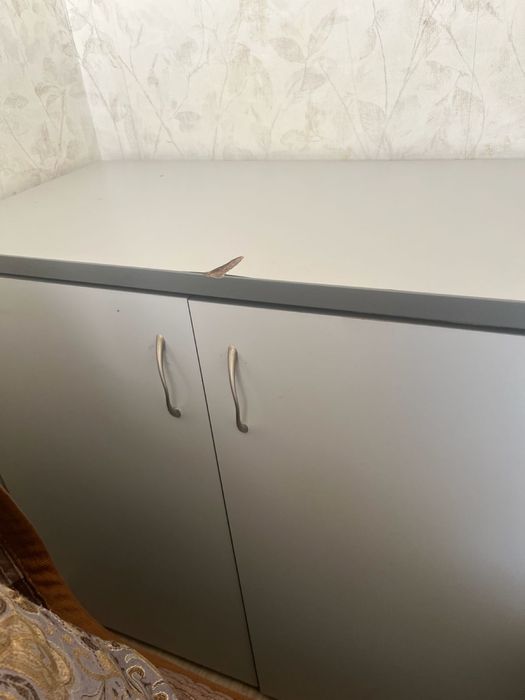Офисная мебель стол шкафы