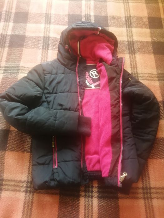 Яке с качулка, за есенно зимен сезон.