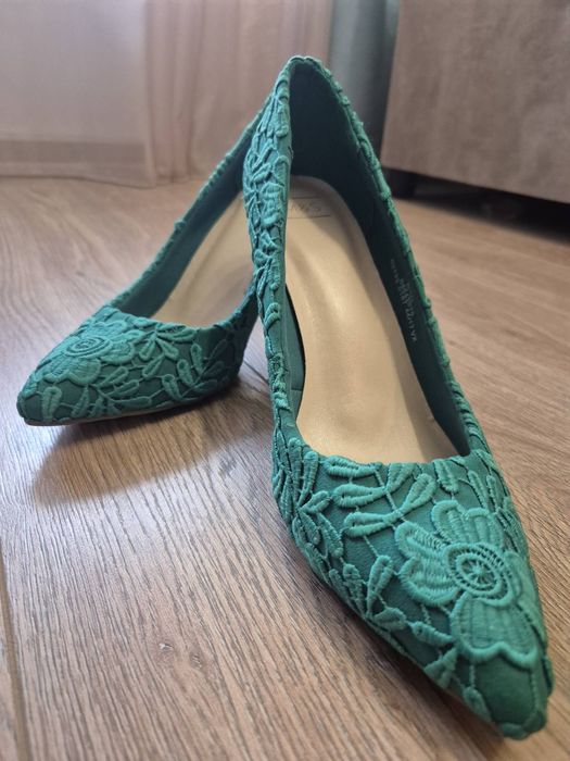Елегантна дамска обувка с дантела, 40 номер
