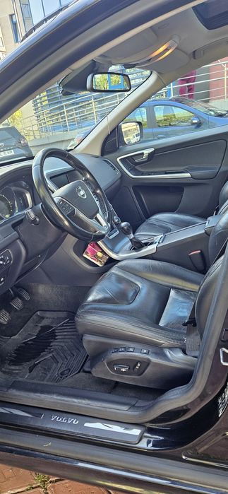 VOLVO XC60 D5, 215 cp ,distribuție schimbata in  2025