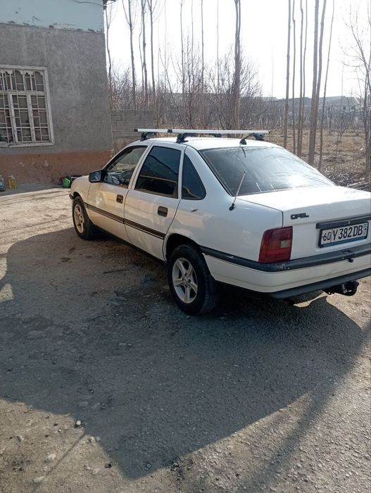 Opel Vectira sotiladi