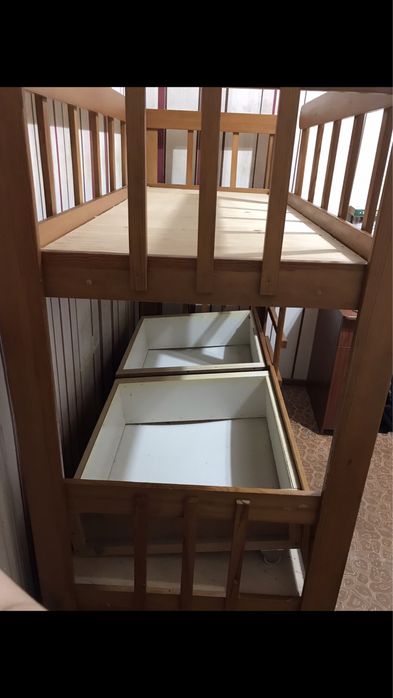 Двухъярусная кровать