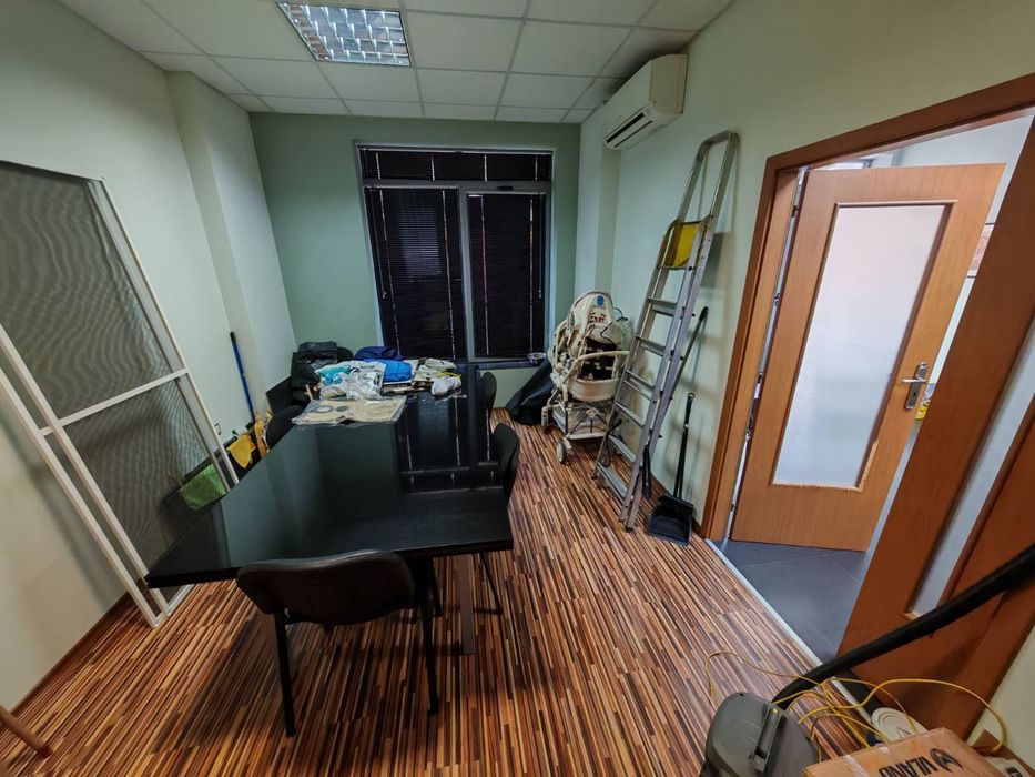 Офис под наем в жк.Лазур - 100кв.м , 5 помещения