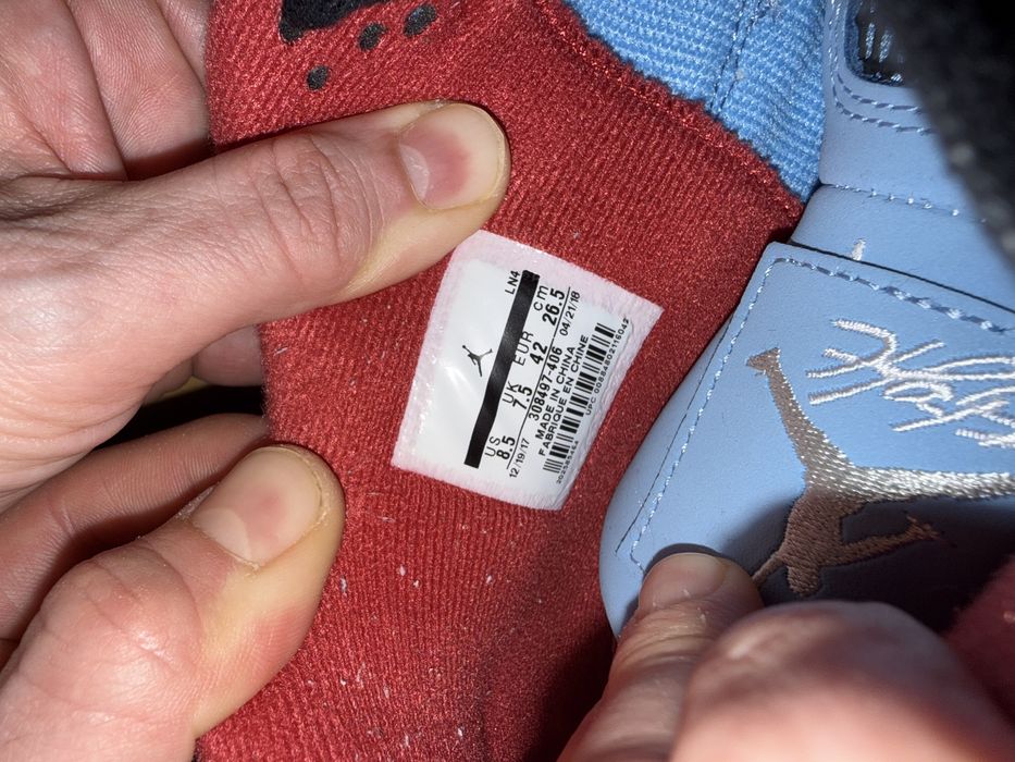 Air Jordan 4 Travis Scott