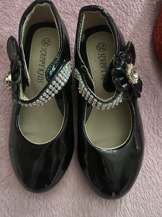 Продам туфельки на девочку