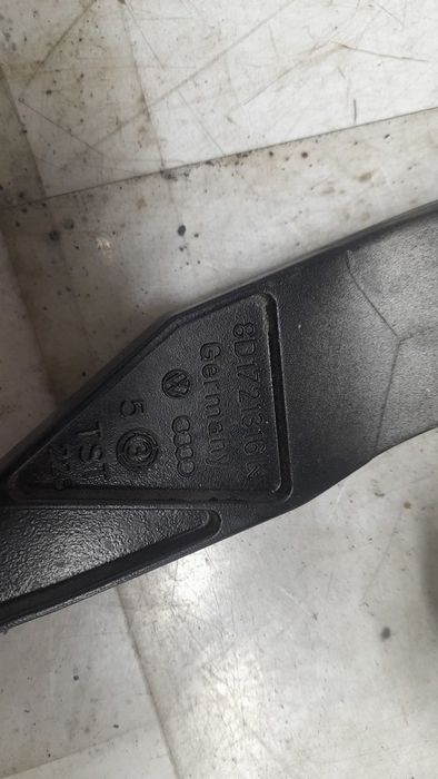 Pedalier 8D1721316k Volkswagen Passat B5.5 (facelift) (2000 - 2005) 1.9 tdi AVB