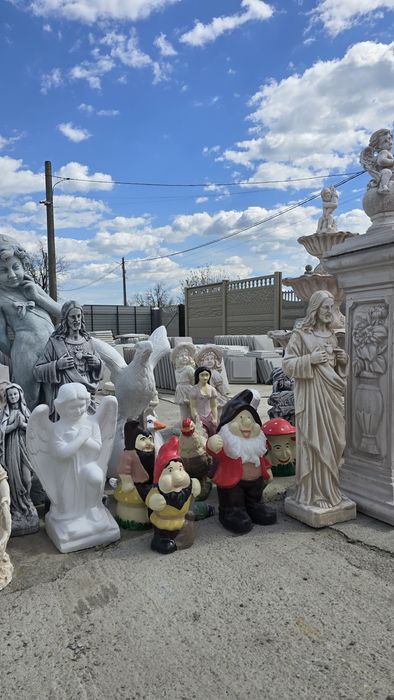 Decorațiuni grădină din beton (pitici, figurine statuiete)