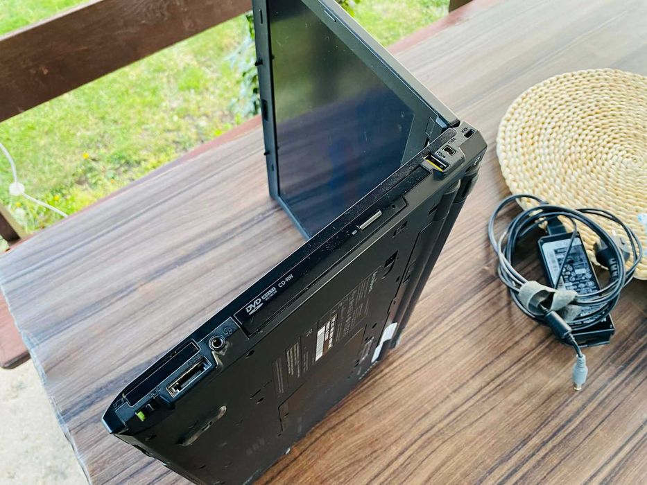 Продавам лаптоп Lenoivo ThinkPad T410