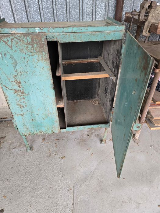 Продам железный сейф