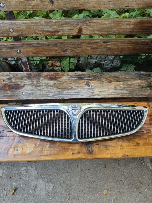 Предна решетка за Ланчия Либра