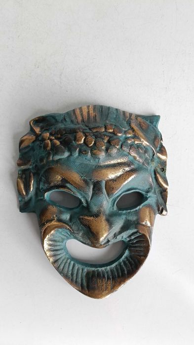 Бронзова маска на сатир