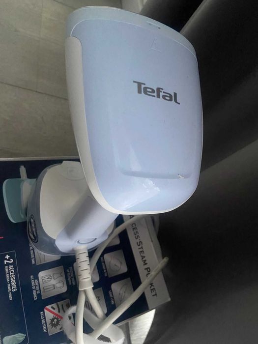 Aparat de calcat vertical Tefal Access Steam Pocket DT3050E1- ca nou