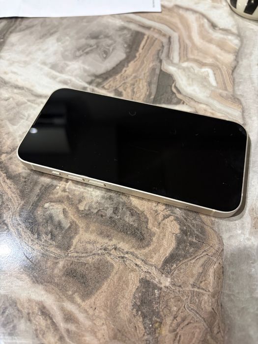 Iphone  14. бял.